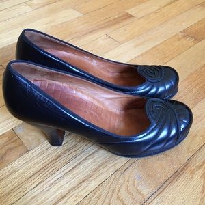 Chie Mihara heels with swirl detail